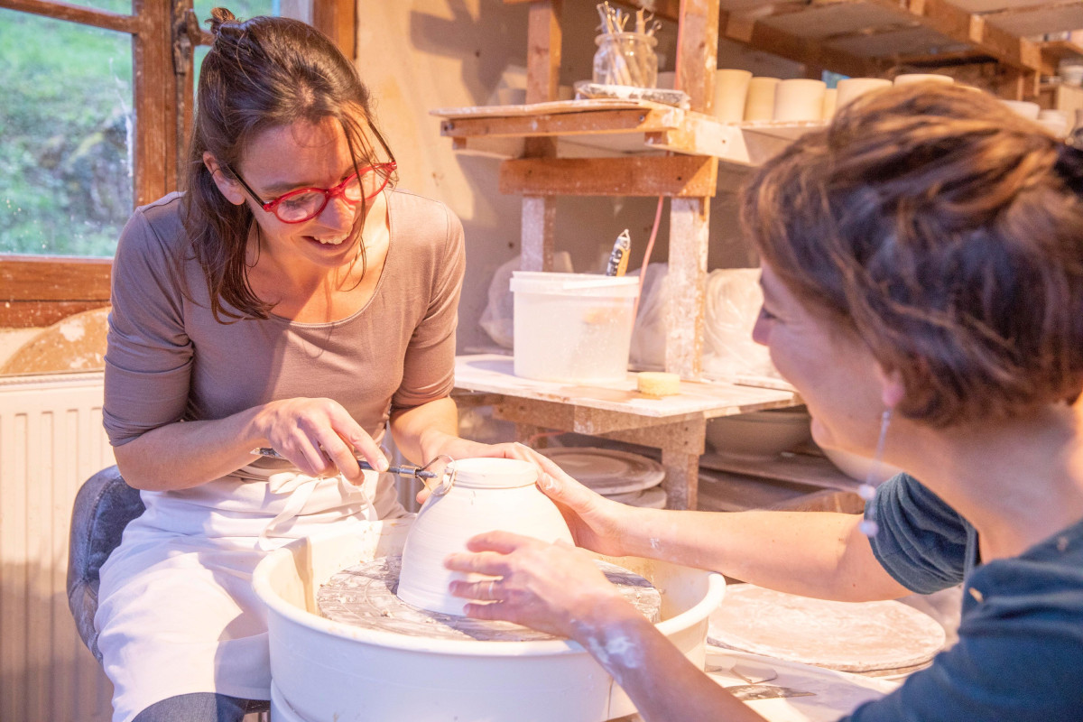 Stage de poterie tournage - Atelier Céramique Laurence Thomas